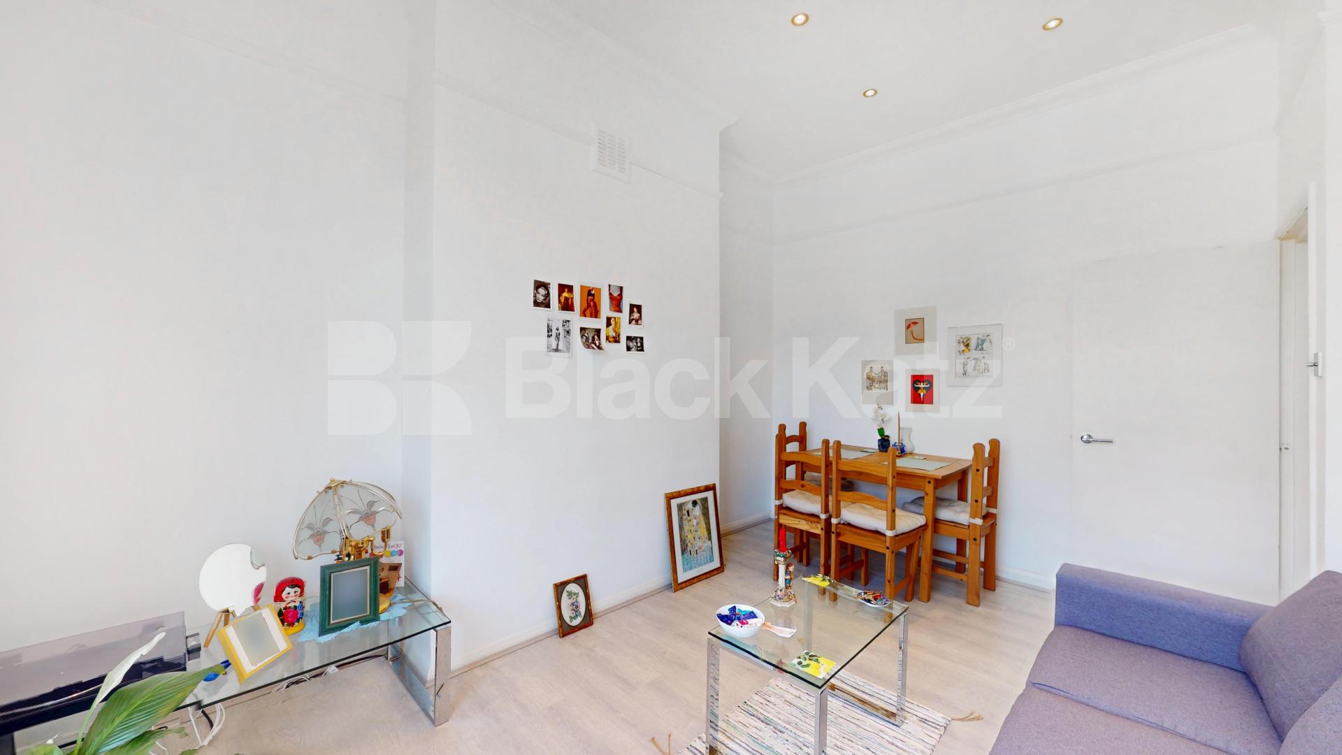 Located in the heart of Tufnell Park located walking distance to local amenities Tufnell Park Road, Tufnell Park 